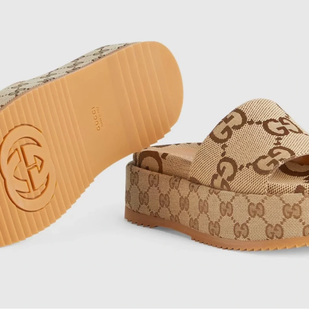 Gucci Women's Black Monogram platform Slide Sandals - Picture 6 of 7